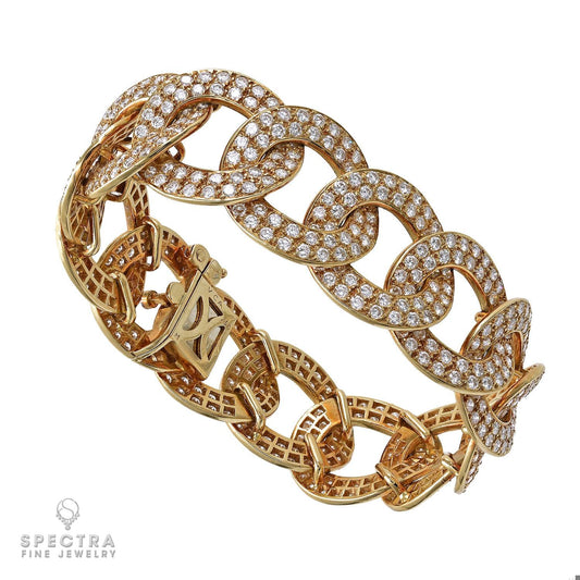 Van Cleef & Arpels “Olympia” 17.6 ct Diamond Bracelet in 18K Gold – Signed