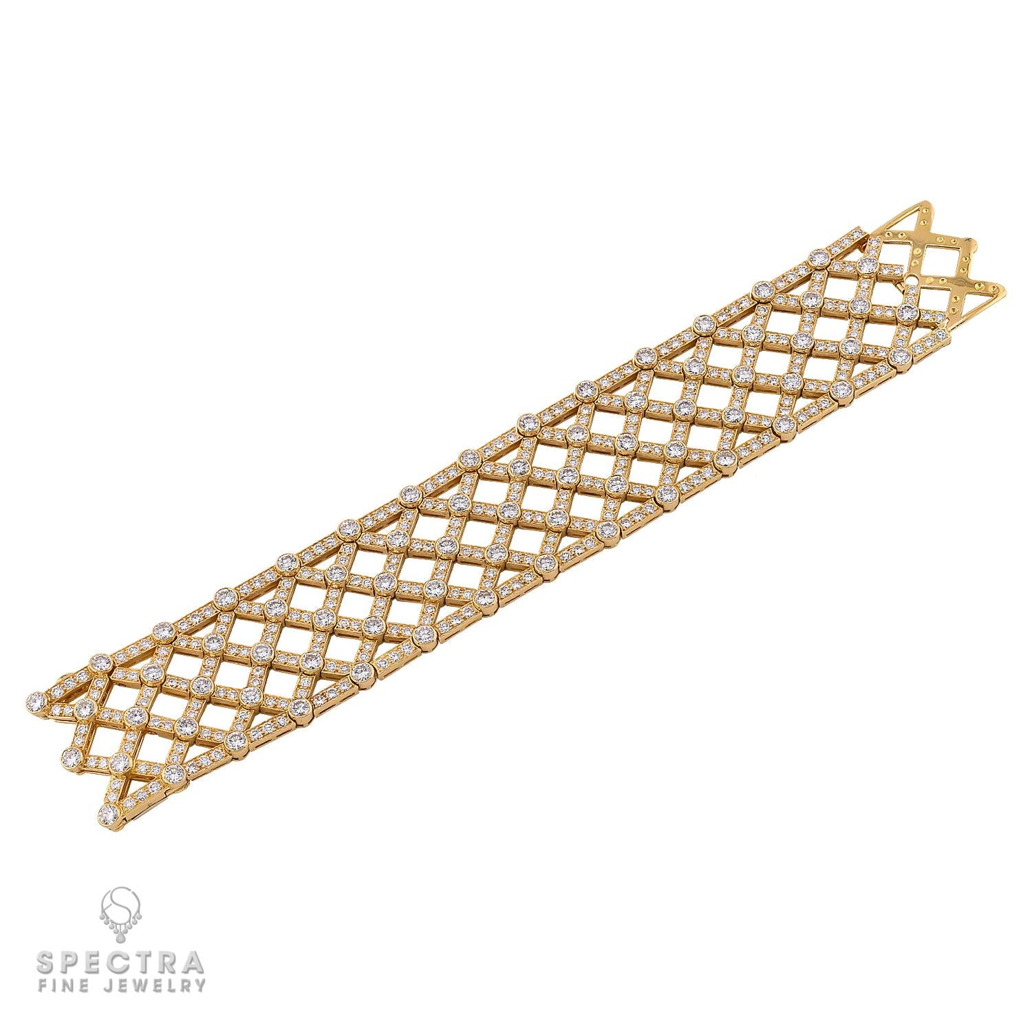 Van Cleef & Arpels Diamond Bracelet in 18K Yellow Gold – Signed Estate Jewelry