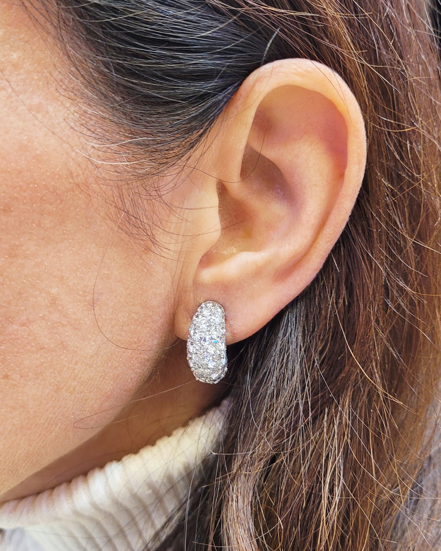 Van Cleef & Arpels 18k White Gold Diamond Dome Set