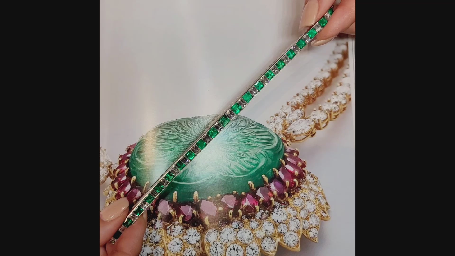 11–12 ct Colombian Emerald & 7.5 ct Diamond Bracelet in Platinum – Estate