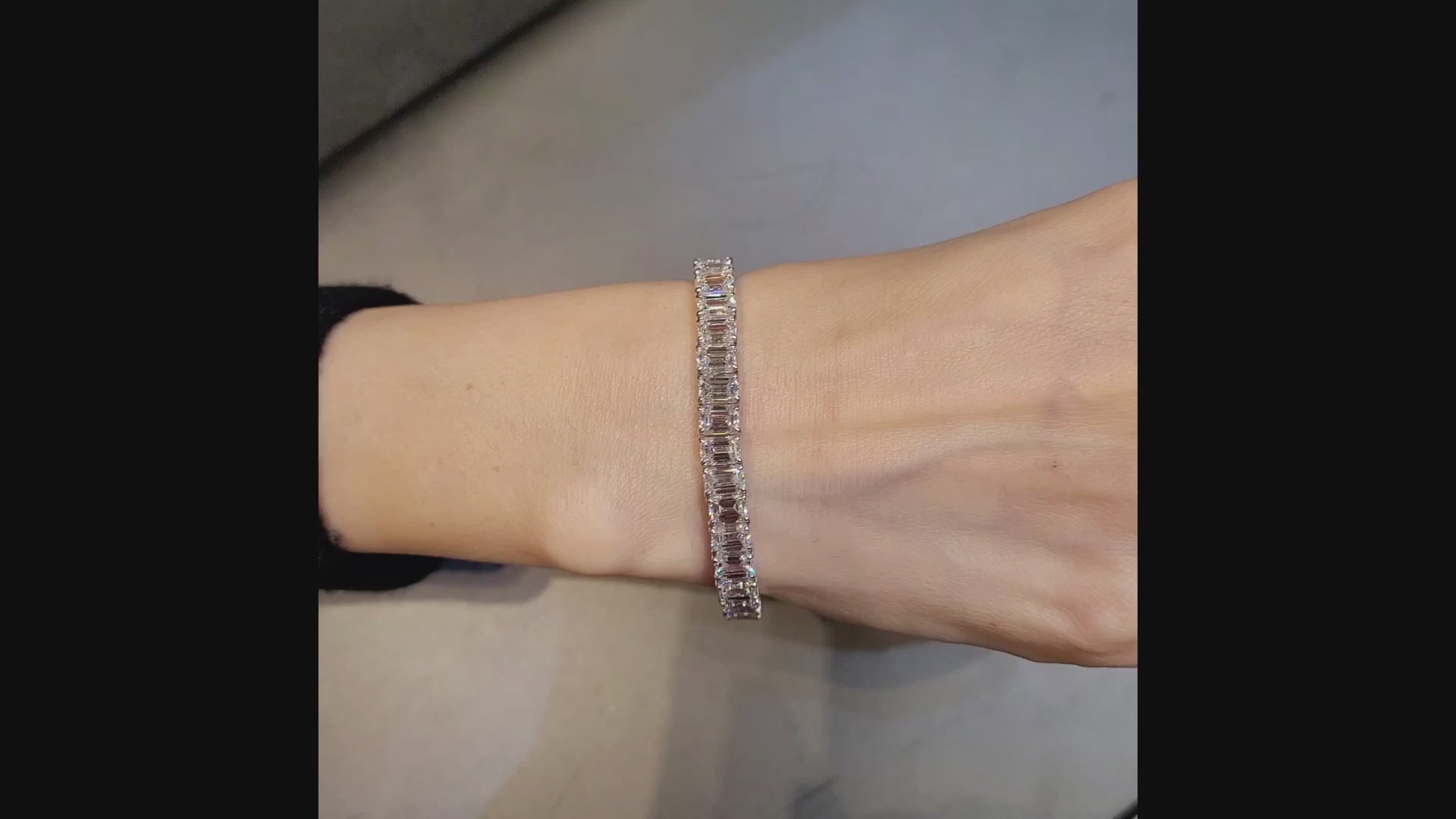 29.28 ct Emerald-Cut Diamond Tennis Bracelet in 18K White Gold – Spectra Fine Jewelry