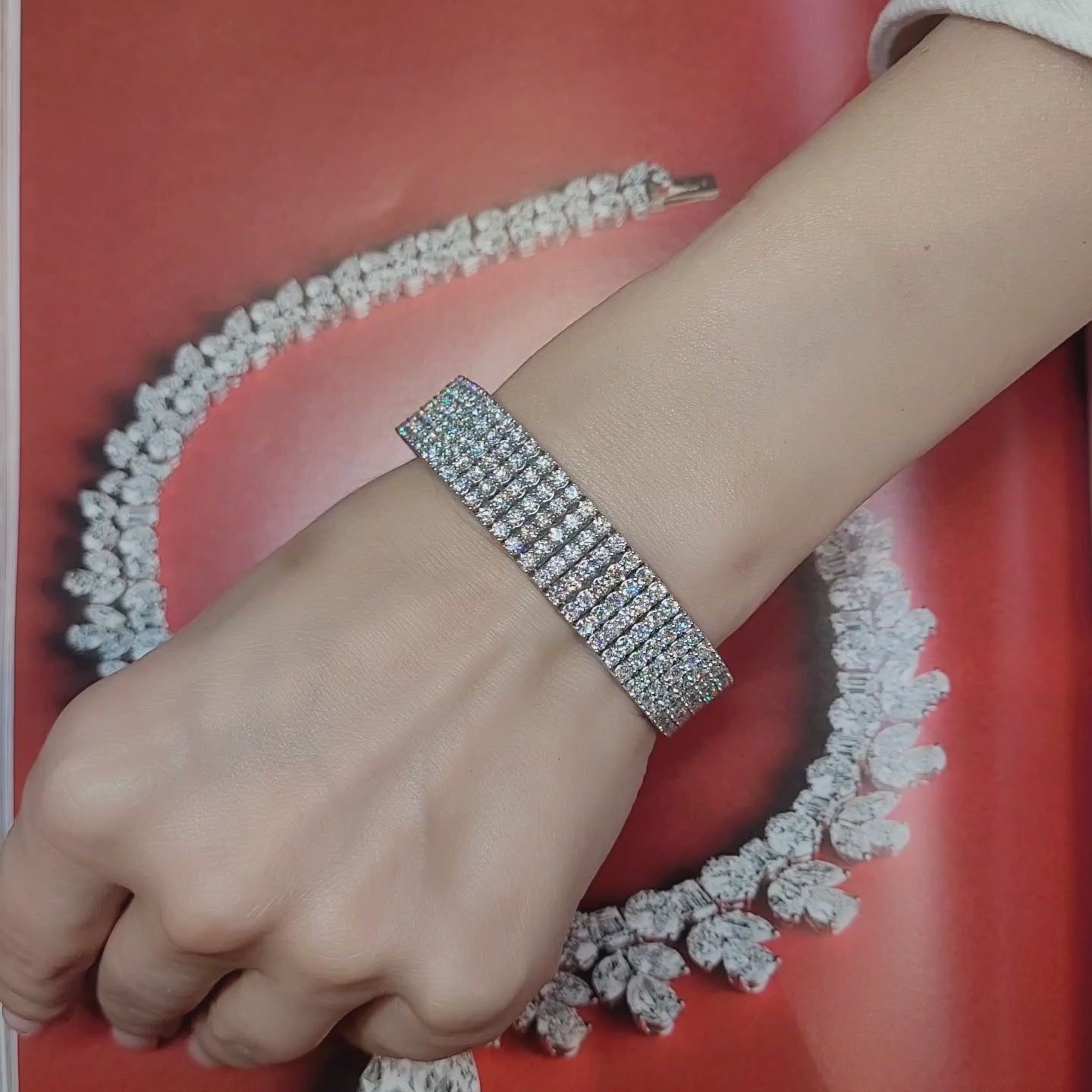 5-Row Diamond Bracelet in 18K White Gold, 32.0 Carats