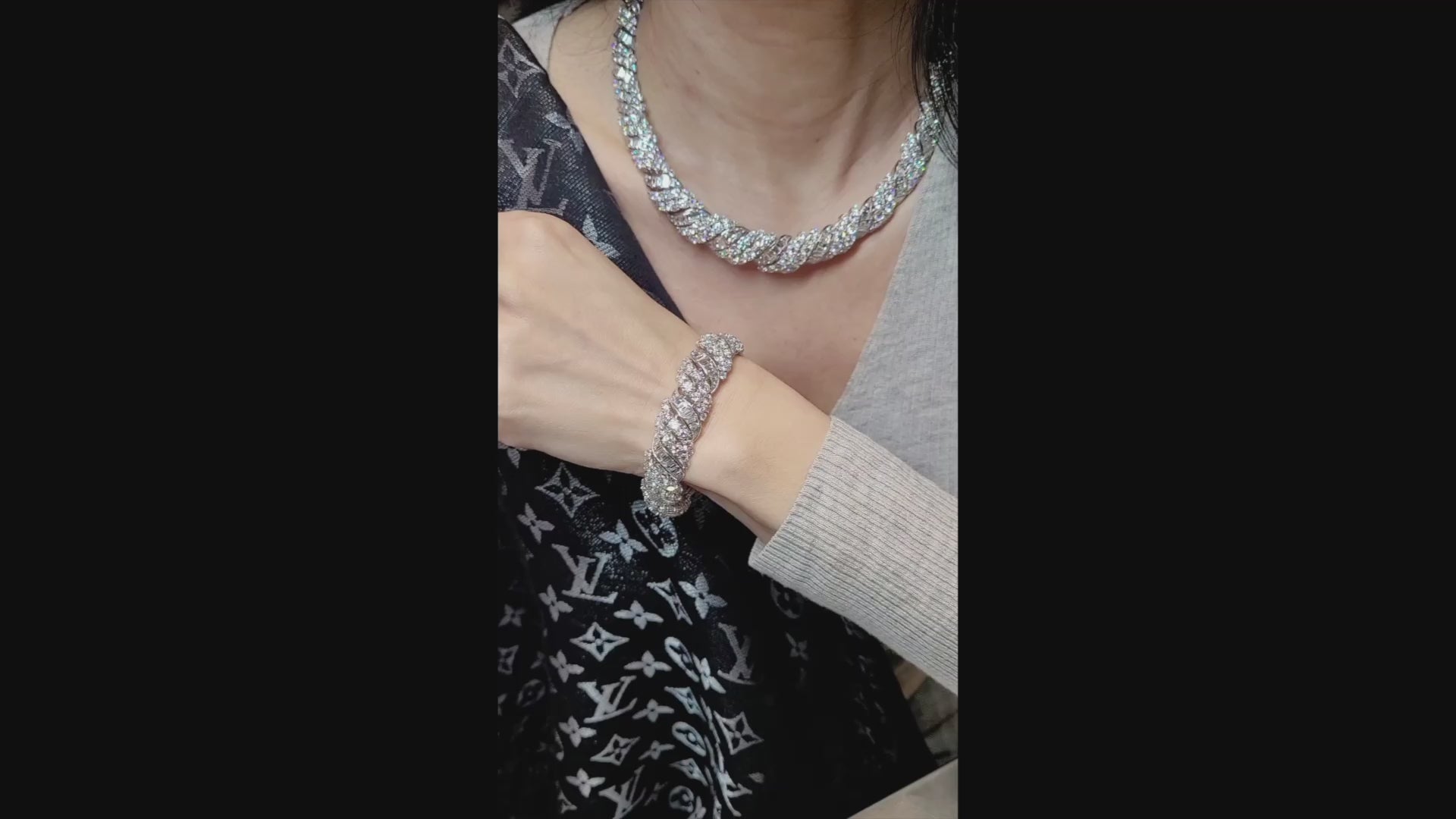 Contemporary Diamond Scroll Bombé Bracelet